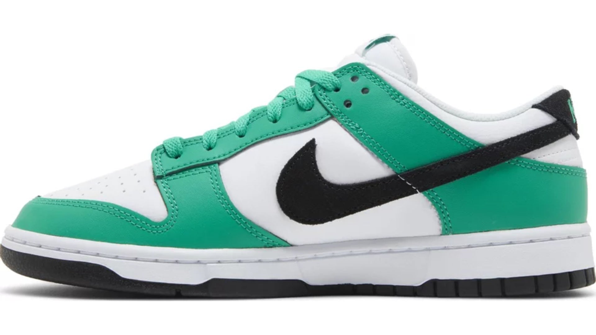 Nike Dunk. Low & High Top Trainers. Nike SI